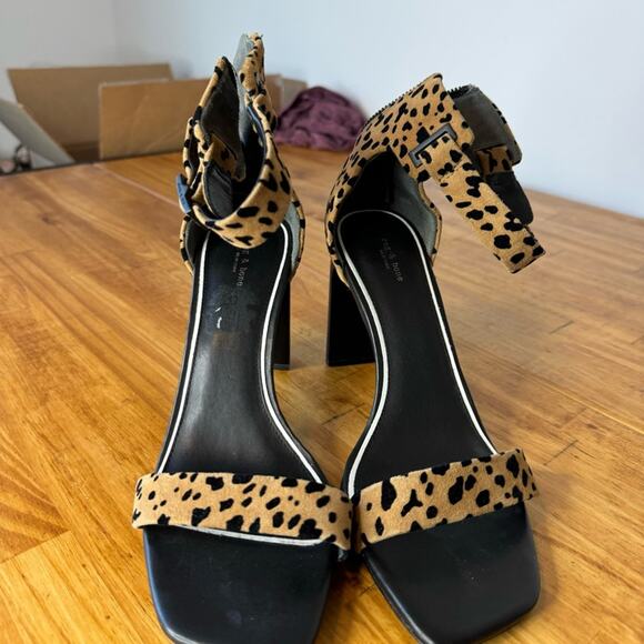 Rag & Bone Ellis Cheetah Print Leather Ankle Strap Buckle Block Heels Size 38.5 - Picture 3 of 8